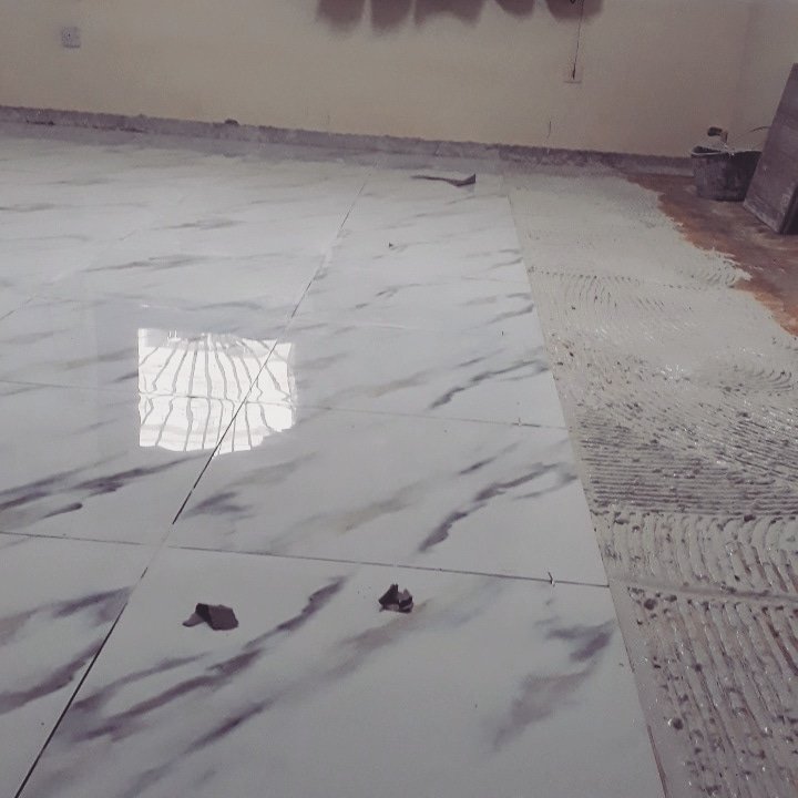 مقاول بلاط في مكه
